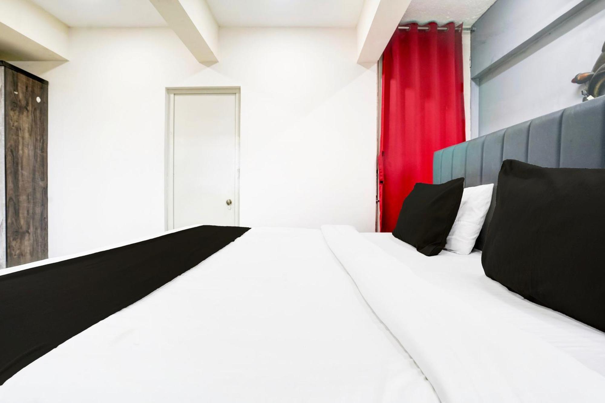 Super Hotel O Seawoods Near Palm Beach Road Formerly Sai Roop ナビムンバイ エクステリア 写真