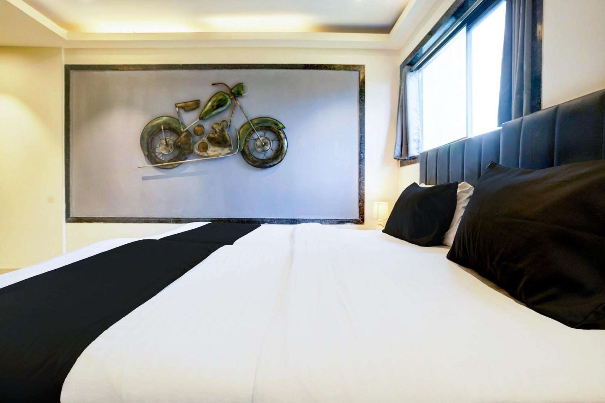 Super Hotel O Seawoods Near Palm Beach Road Formerly Sai Roop ナビムンバイ エクステリア 写真