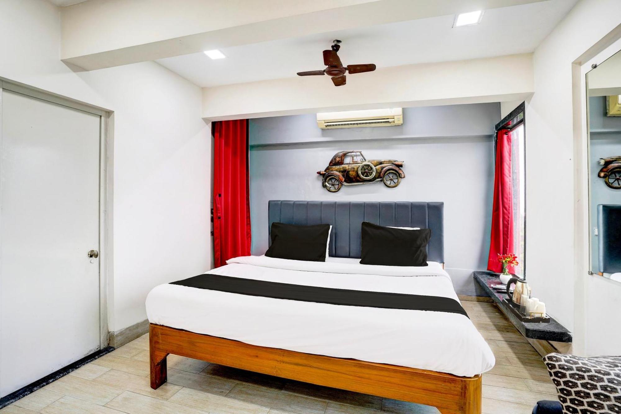 Super Hotel O Seawoods Near Palm Beach Road Formerly Sai Roop ナビムンバイ エクステリア 写真